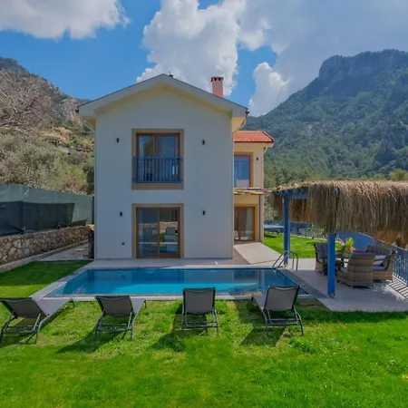 Hira Faralya Villa